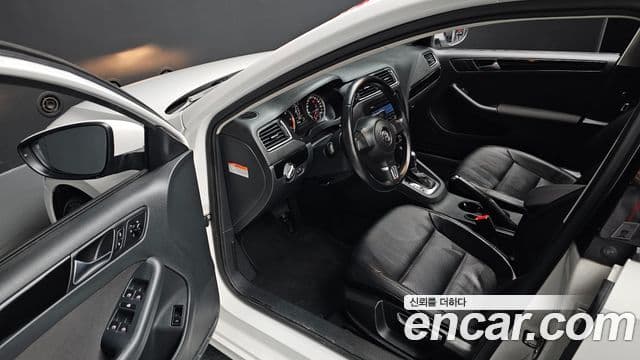 Volkswagen New Jetta 6세대, 2011 11