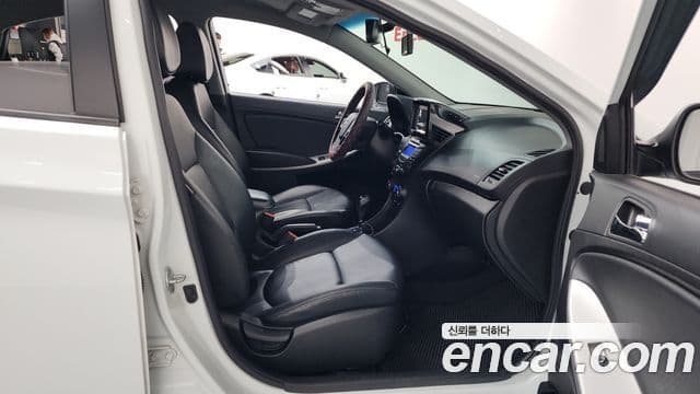 Hyundai Accent(новый кузов / новое поколение) Premium, 2015 11