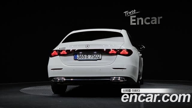 Mercedes-Benz E-класс W214 Avantgarde, 2024 4