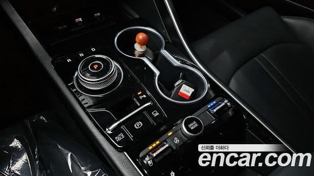 Kia K5 гибрид 3세대 Prestige, 2023 9