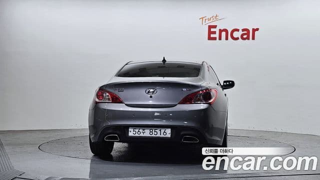 Hyundai Genesis купе 200 турбо P, 2010 4