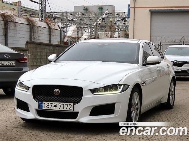 Jaguar XE Prestige, 2016 2