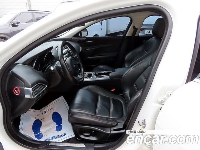 Jaguar XE Prestige, 2016 все фото