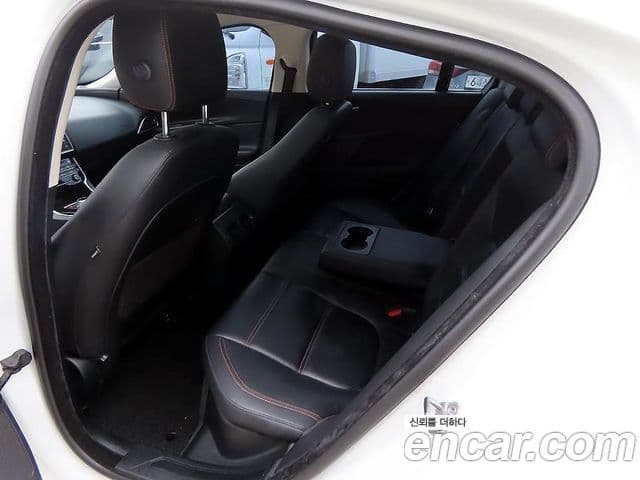 Jaguar XE Prestige, 2016 6