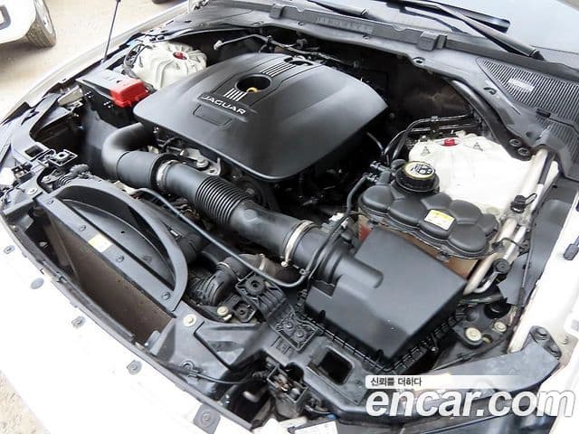 Jaguar XE Prestige, 2016 19