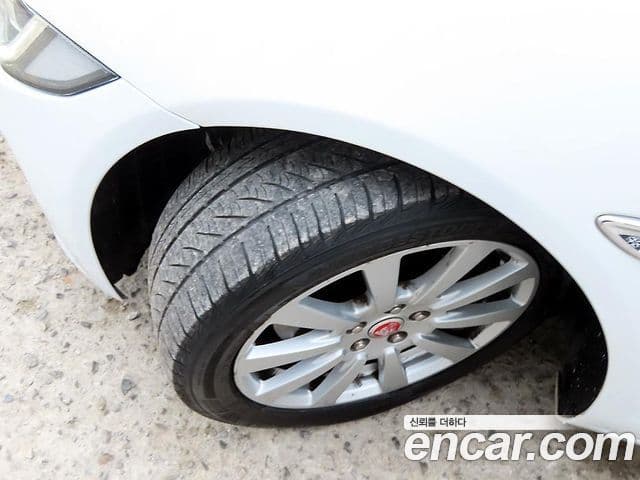 Jaguar XE Prestige, 2016 20