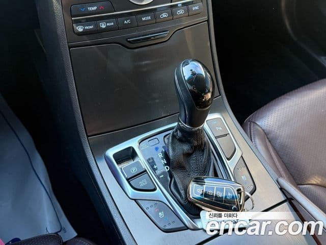 Hyundai Grandeur HG Premium, 2015 10