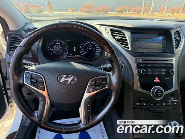 Hyundai Grandeur HG Premium, 2015 11