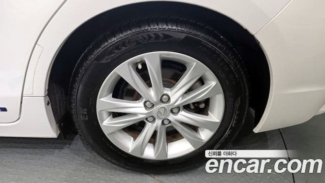 Lexus CT200h ZWA10, 2017 все фото