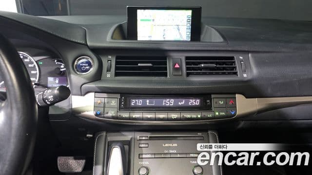 Lexus CT200h ZWA10, 2017 19