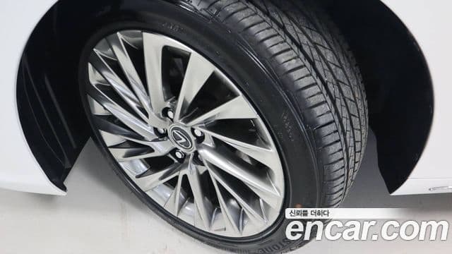 Lexus ES300h 7세대 Luxury Plus, 2026 все фото