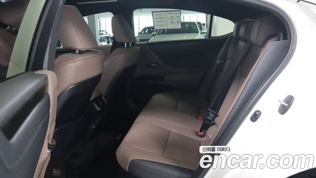 Lexus ES300h 7세대 Luxury Plus, 2026 10