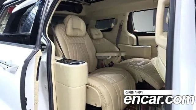 Kia Carnival 4세대 бензин 9인승 High Limousine(компания по спецнадстройкам), 2021 12
