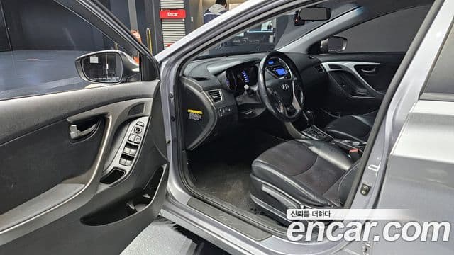 Hyundai Avante MD M16 GDI Smart, 2013 11