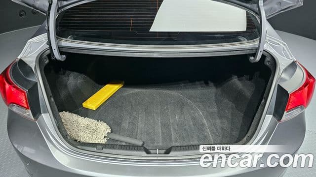 Hyundai Avante MD M16 GDI Smart, 2013 20