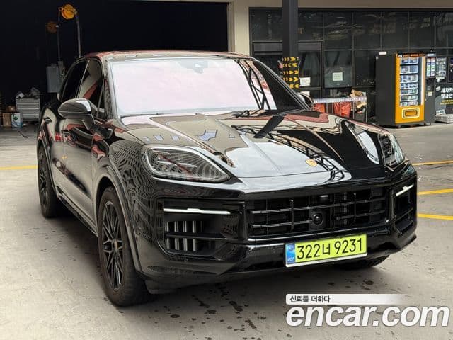 Porsche Cayenne (PO536), 2025 3