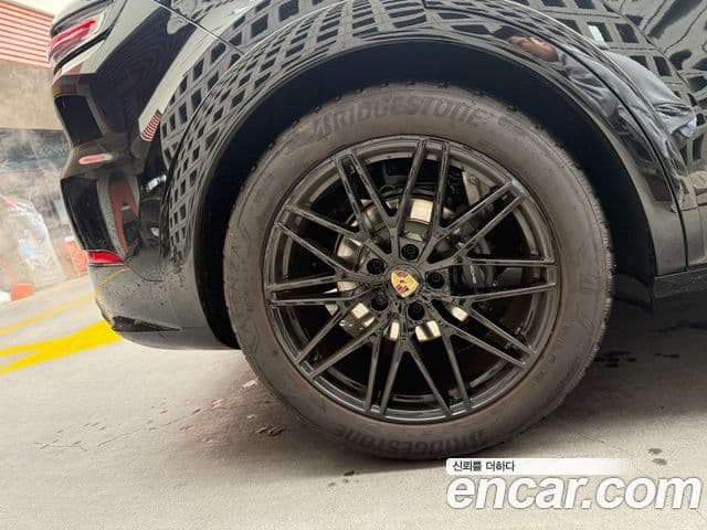 Porsche Cayenne (PO536), 2025 8