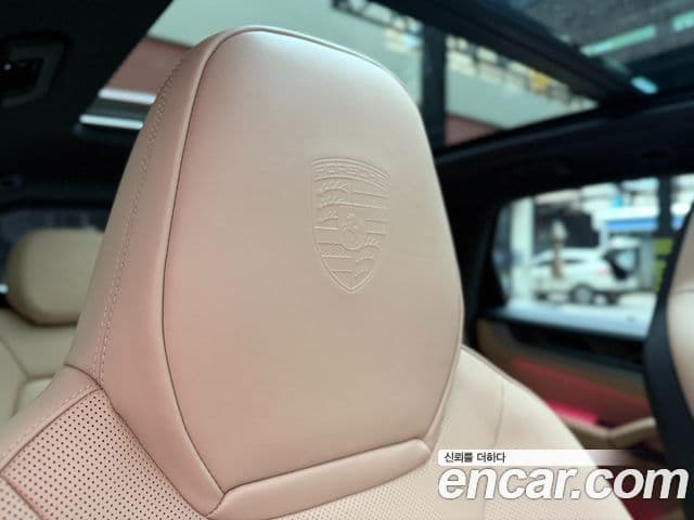 Porsche Cayenne (PO536), 2025 11