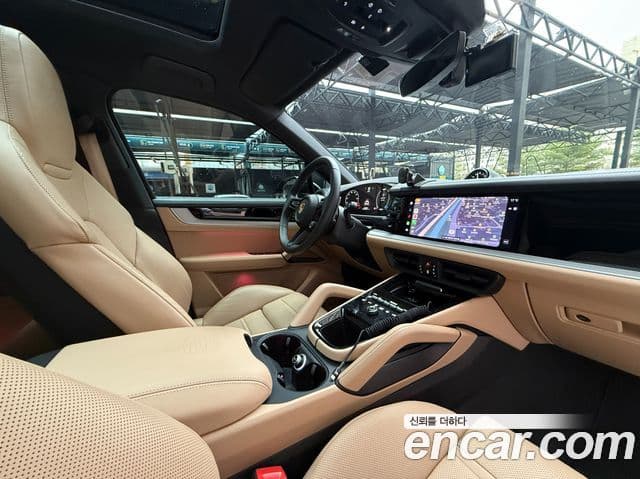 Porsche Cayenne (PO536), 2025 13