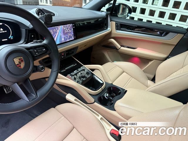 Porsche Cayenne (PO536), 2025 20