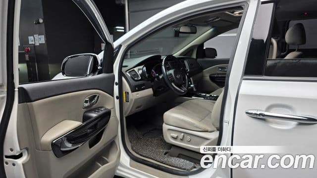 Kia The / новый New Carnival Special, 2019 11