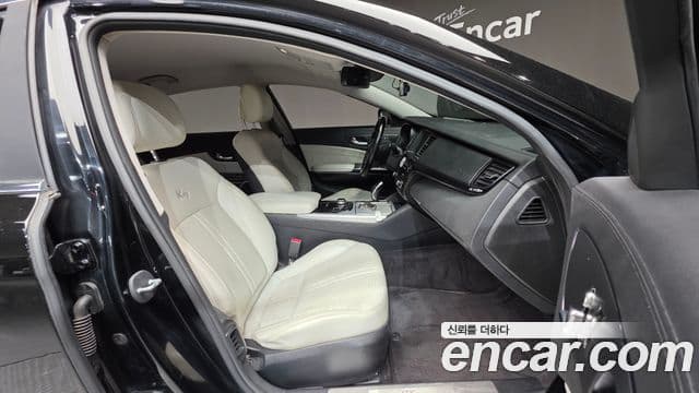 Kia K9 Special, 2013 10