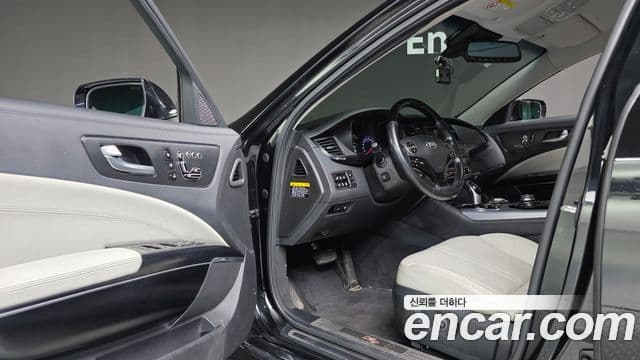 Kia K9 Special, 2013 12