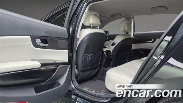 Kia K9 Special, 2013 16