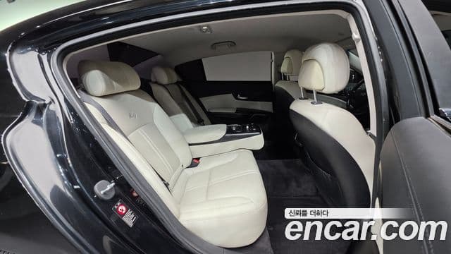 Kia K9 Special, 2013 18