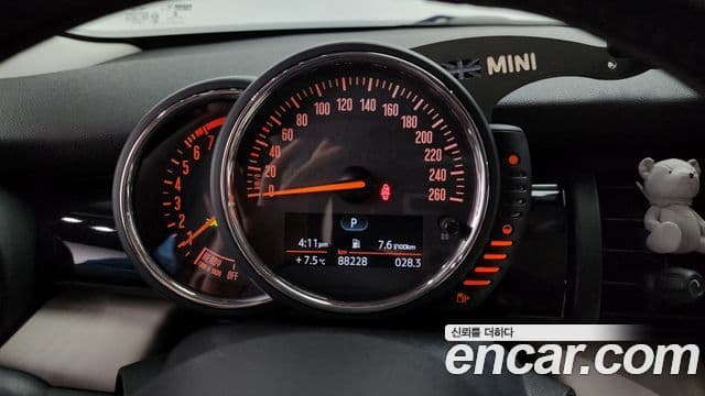 Mini Cooper 3세대, 2015 8