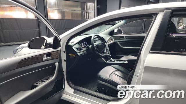 Hyundai LF Sonata 2.0 Smart, 2015 10