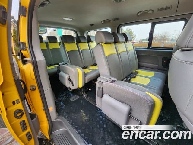 Hyundai Grand Starex детский перевозочный автомобиль, 2017 1