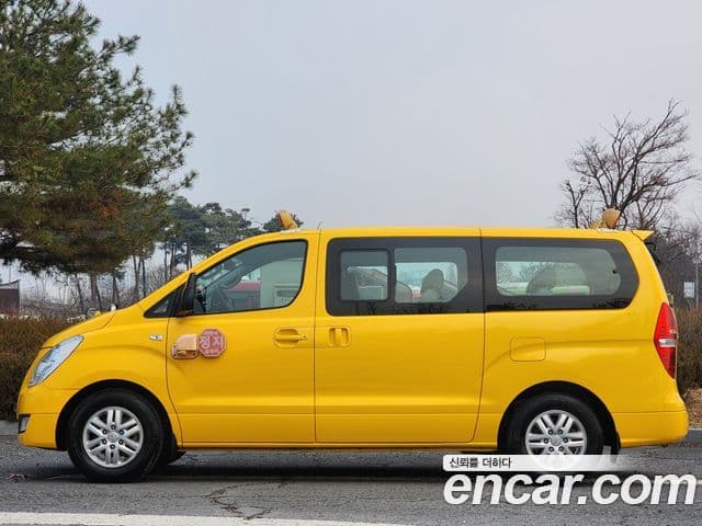 Hyundai Grand Starex детский перевозочный автомобиль, 2017 8