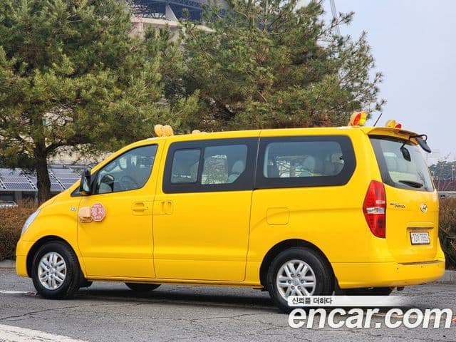 Hyundai Grand Starex детский перевозочный автомобиль, 2017 9