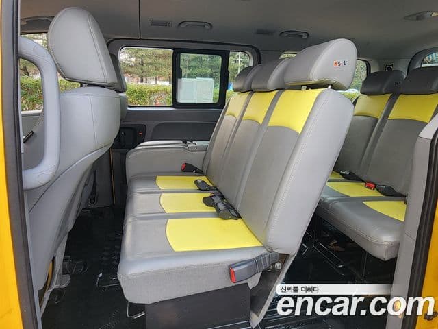 Hyundai Grand Starex детский перевозочный автомобиль, 2017 14