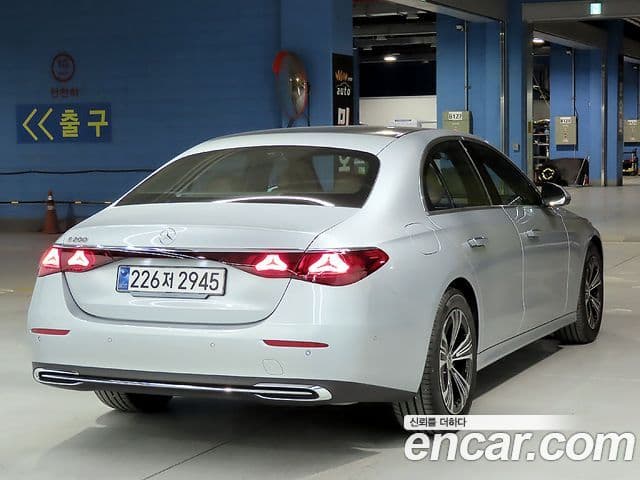 Mercedes-Benz E-класс W214 Avantgarde, 2025 4