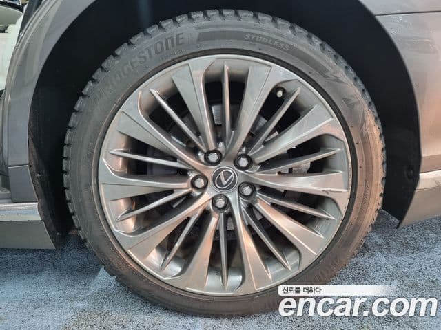 Lexus LS500 5세대 3.5 Platinum AWD, 2020 20