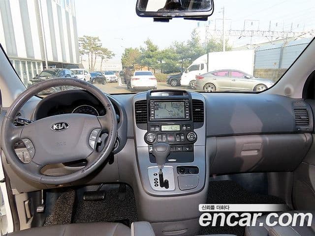 Kia Carnival R Premium, 2013 8