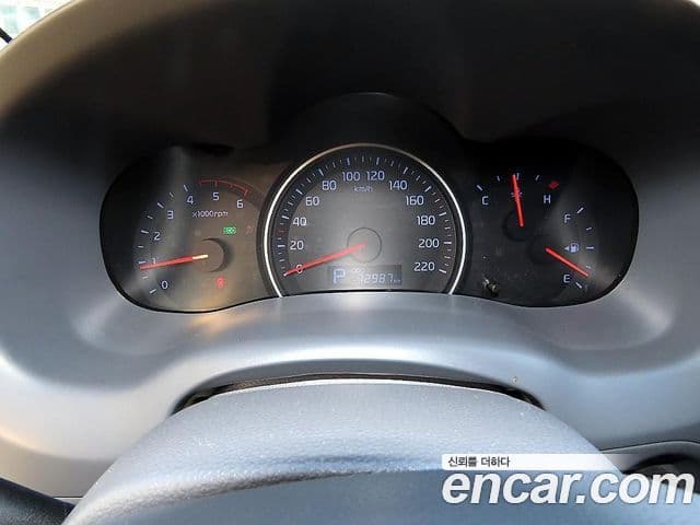 Kia Carnival R Premium, 2013 10