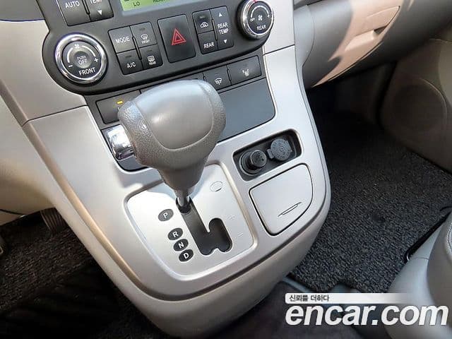 Kia Carnival R Premium, 2013 11