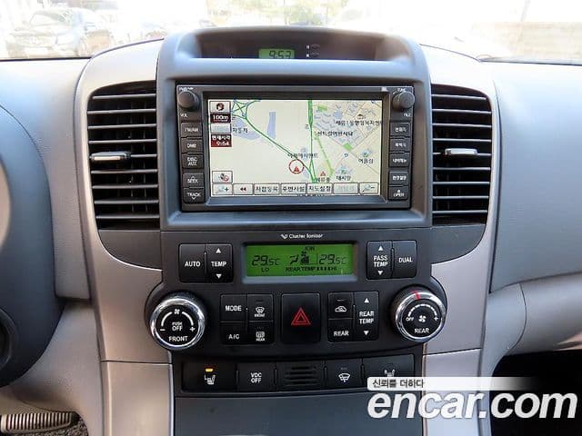 Kia Carnival R Premium, 2013 14
