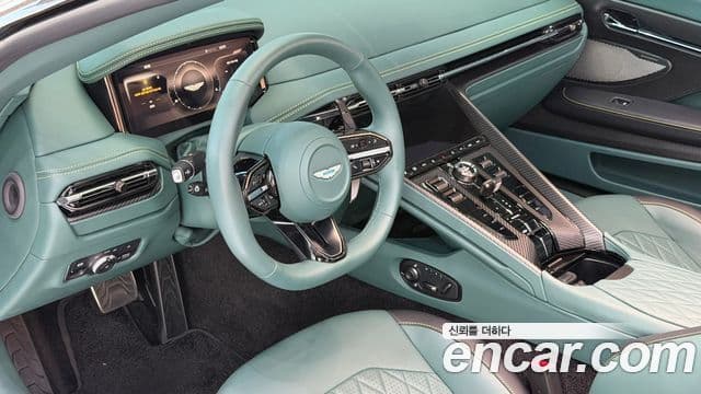 Aston Martin DB12 4.0 V8 Volante, 2025 6