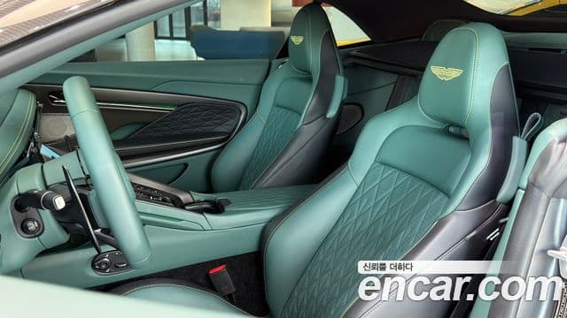 Aston Martin DB12 4.0 V8 Volante, 2025 7