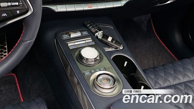 Genesis GV70, 2024 9