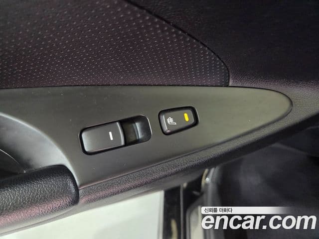 Hyundai YF Sonata топовая версия, 2010 9