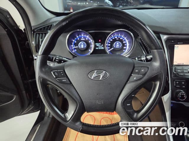 Hyundai YF Sonata топовая версия, 2010 13