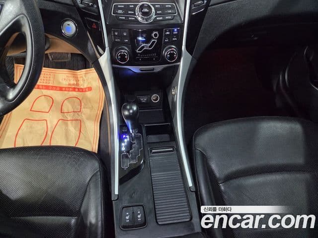 Hyundai YF Sonata топовая версия, 2010 16