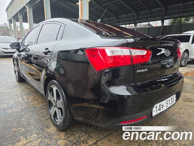 Kia All New Pride Prestige, 2012 4
