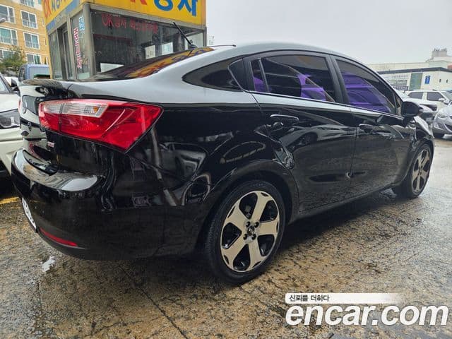 Kia All New Pride Prestige, 2012 6