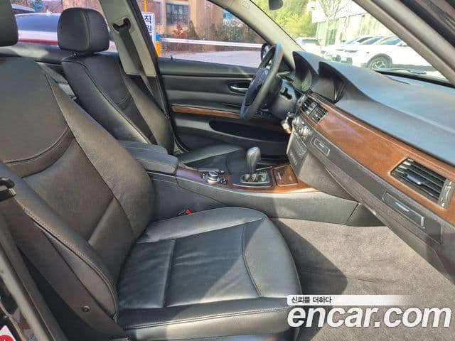BMW 3시리즈 (E90) 320d седан навигация пакет, 2011 13